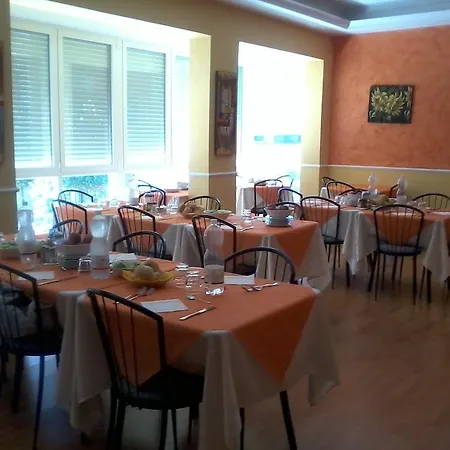 Hotel Oria 2*